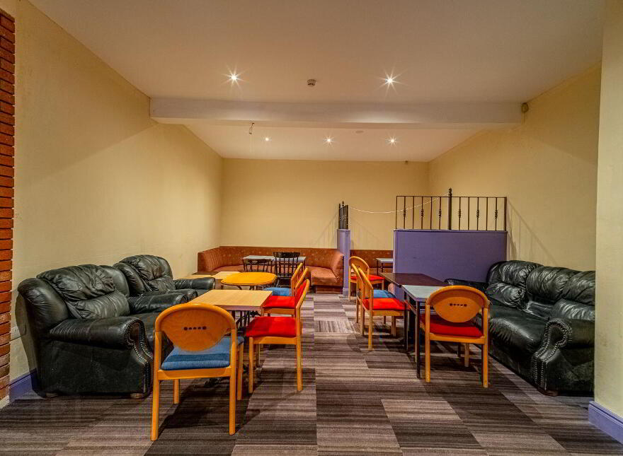 Clarkes Hotel, Nightclub And Spirit Bar, Main Street Upper, Mohill, N41W6R6