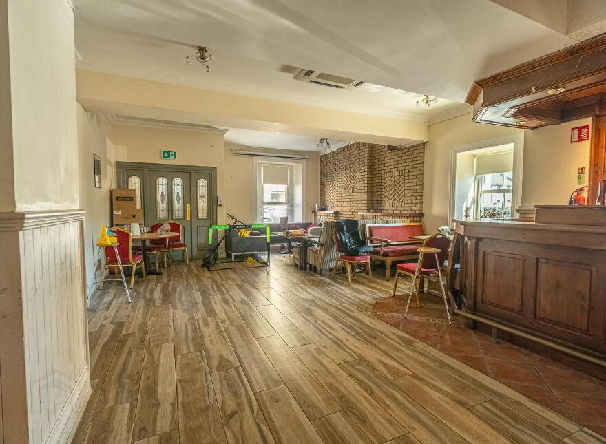 Clarkes Hotel, Nightclub And Spirit Bar, Main Street Upper, Mohill, N41W6R6