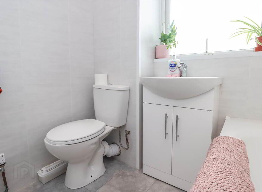 43 Ardmore Avenue, Dundonald, Belfast, BT16 1TB