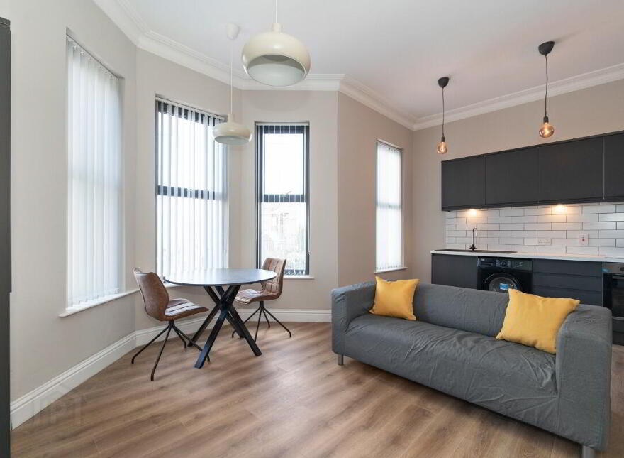 Apt 4, 17 Camden Street, Belfast, BT9 6AT