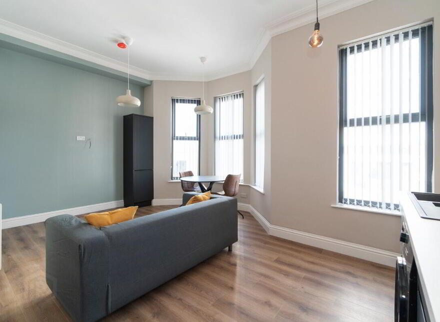 Apt 4, 17 Camden Street, Belfast, BT9 6AT