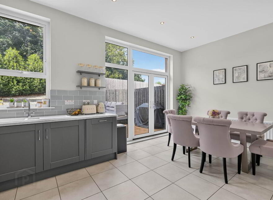 37 Wyncroft Gardens, Lisburn, BT28 2AU