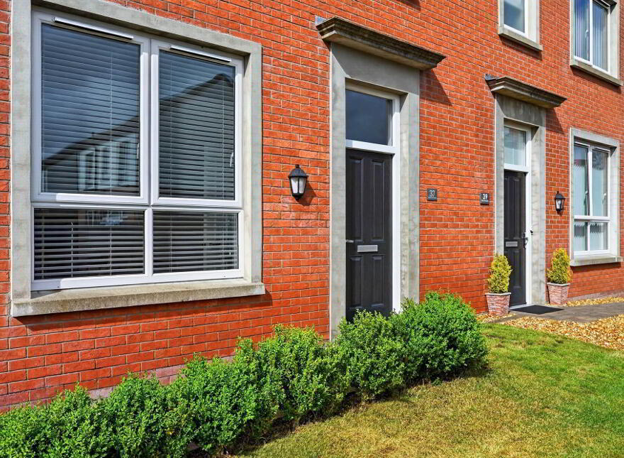37 Wyncroft Gardens, Lisburn, BT28 2AU