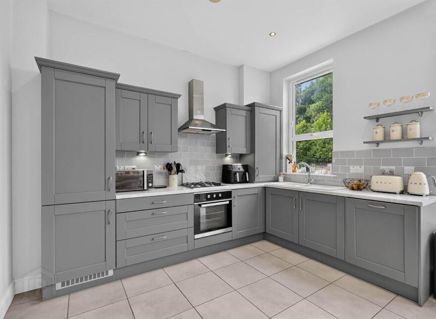 37 Wyncroft Gardens, Lisburn, BT28 2AU