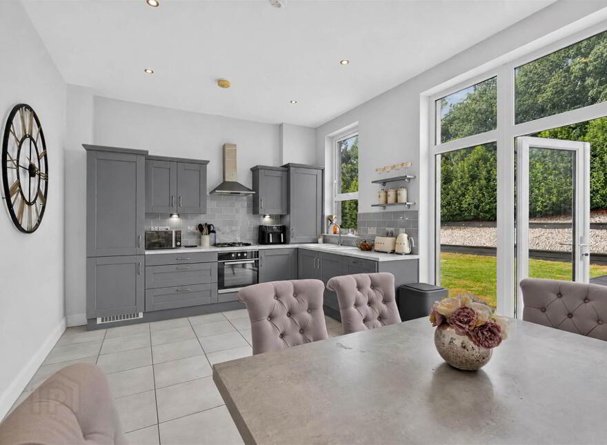 37 Wyncroft Gardens, Lisburn, BT28 2AU