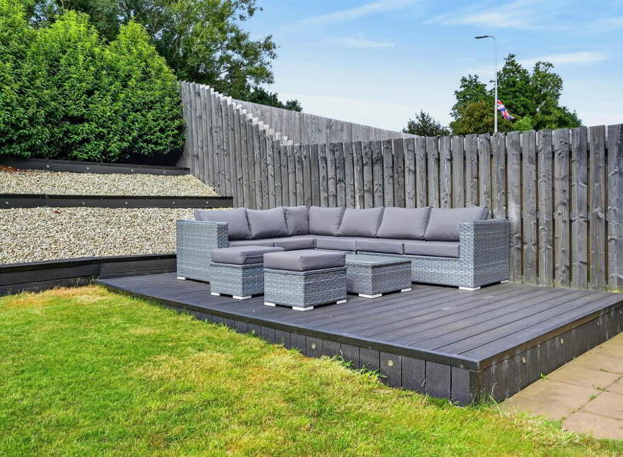 37 Wyncroft Gardens, Lisburn, BT28 2AU