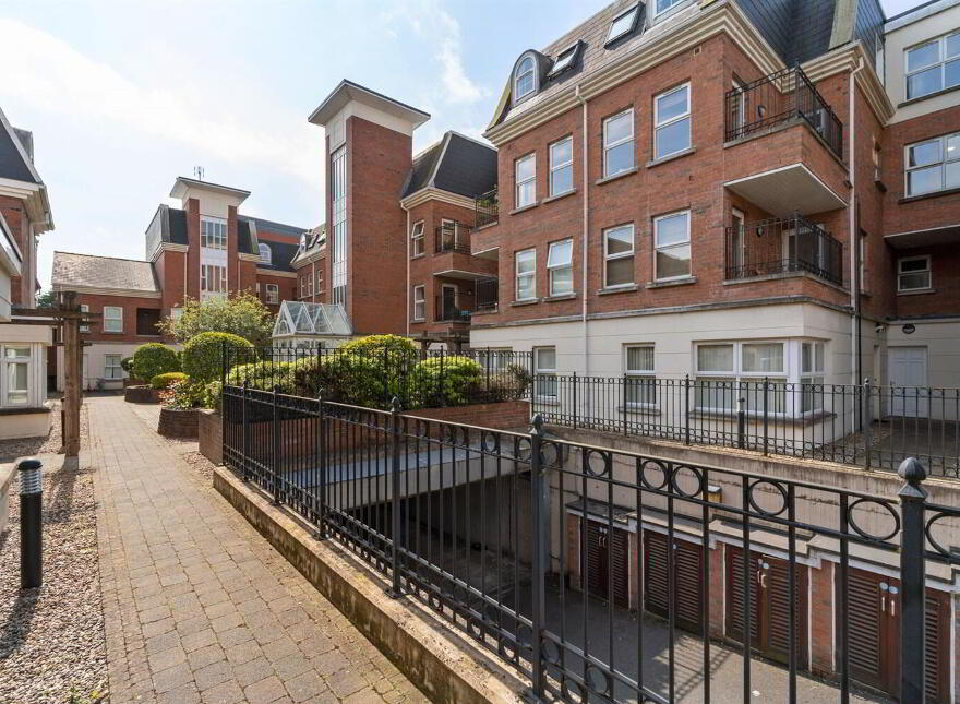 4 Ashley Courtyard, 1a Fane Street, Belfast, BT9 7JS
