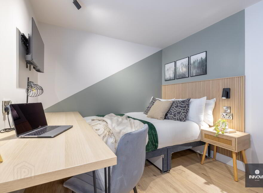 Dunluce Avenue, Belfast, BT9 7AY