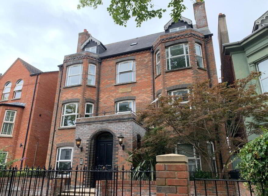 Apt 4, 36 Wellington Park, Belfast, BT9 6DN
