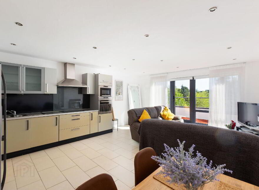 Apartment 17 Le Hunt House, Brennanstown, Brennanstown, D18F384