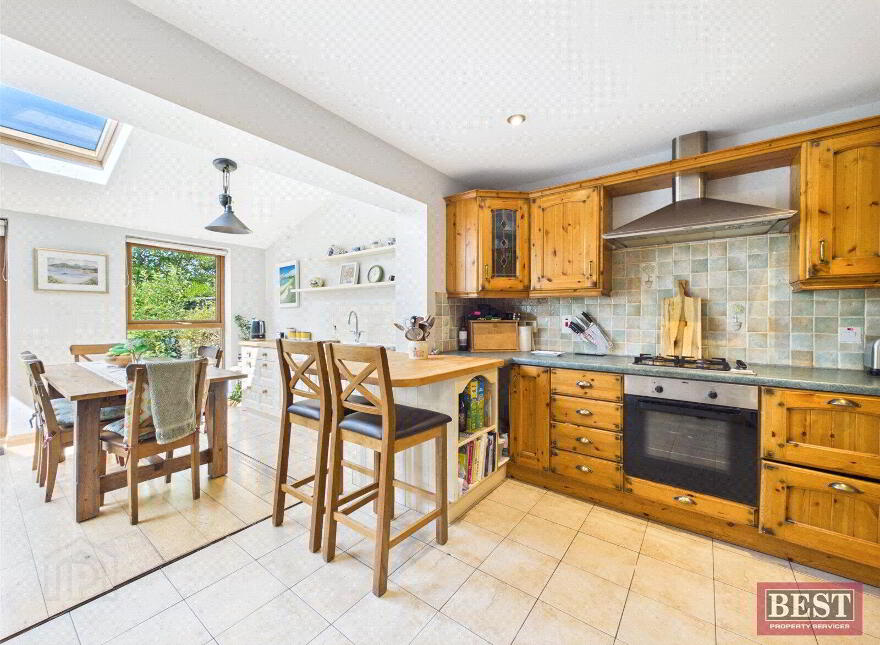9 Carrickdesland, Warrenpoint, Newry, BT34 3WJ