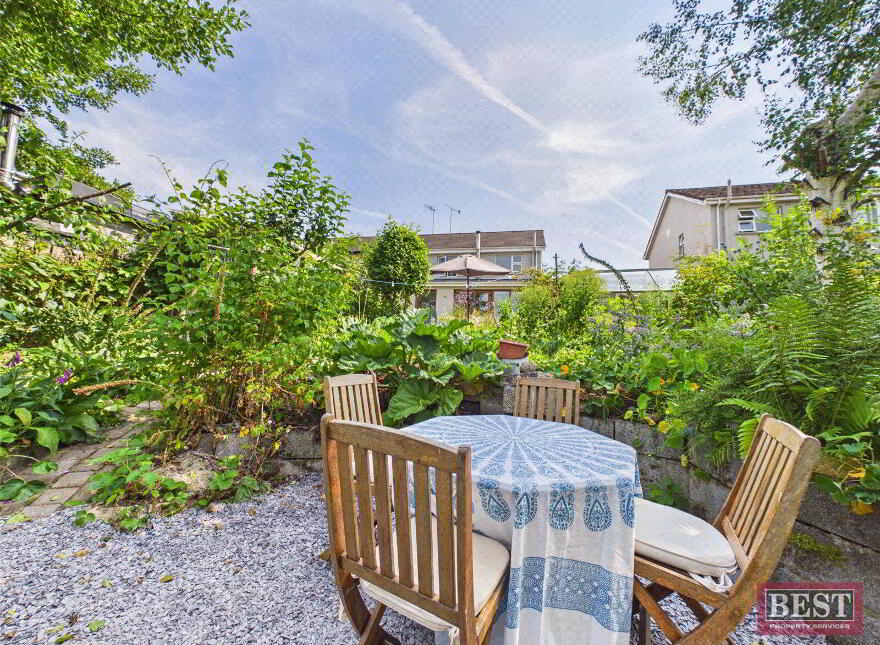 9 Carrickdesland, Warrenpoint, Newry, BT34 3WJ