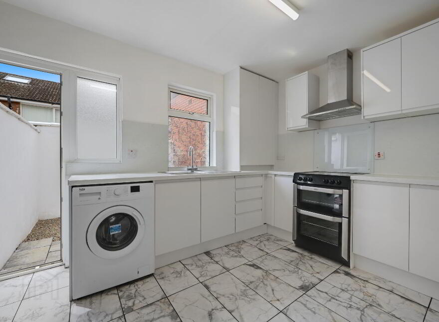 105 Hyndford Street, Belfast, BT5 5JF
