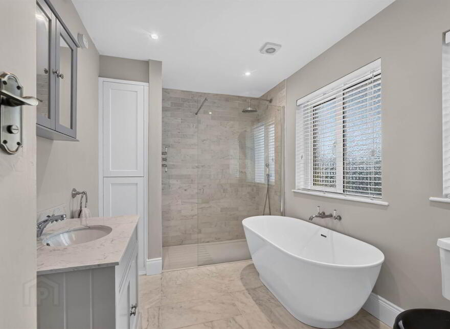 6 Kingsway Avenue, Gilnahirk Road, Belfast, BT5 7DN