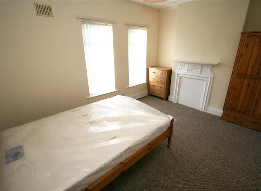 67 Ulsterville Gardens, Lisburn Road, Belfast, BT9 7BB