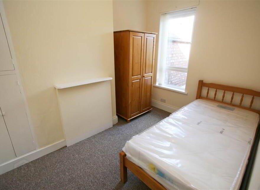 67 Ulsterville Gardens, Lisburn Road, Belfast, BT9 7BB