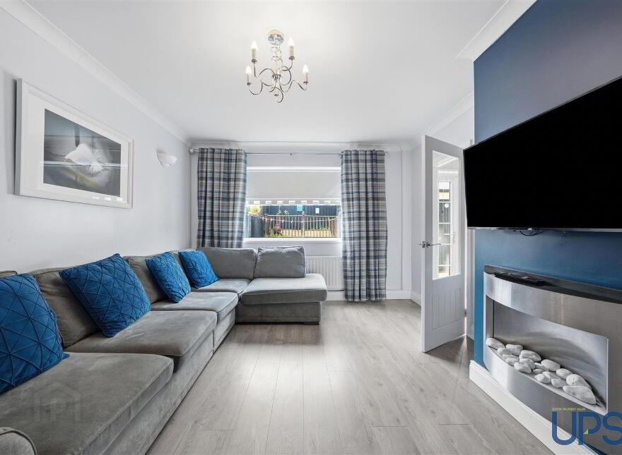 26 Whitecliff Parade, Belfast, BT12 7JS