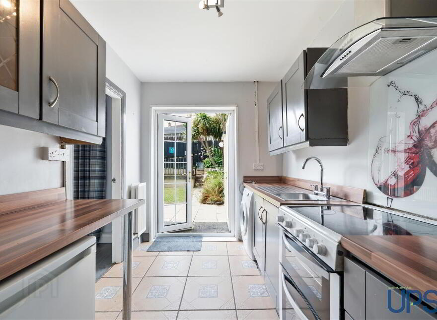 26 Whitecliff Parade, Belfast, BT12 7JS