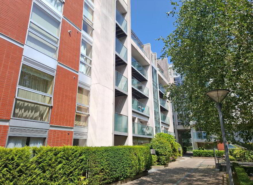 15 The Fastnet, Lancaster Gate, Western Road, T12PF50