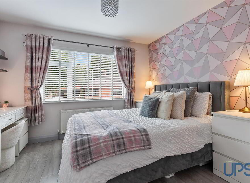 5 Killeaton Crescent, Dunmurry, Belfast, BT17 9HB