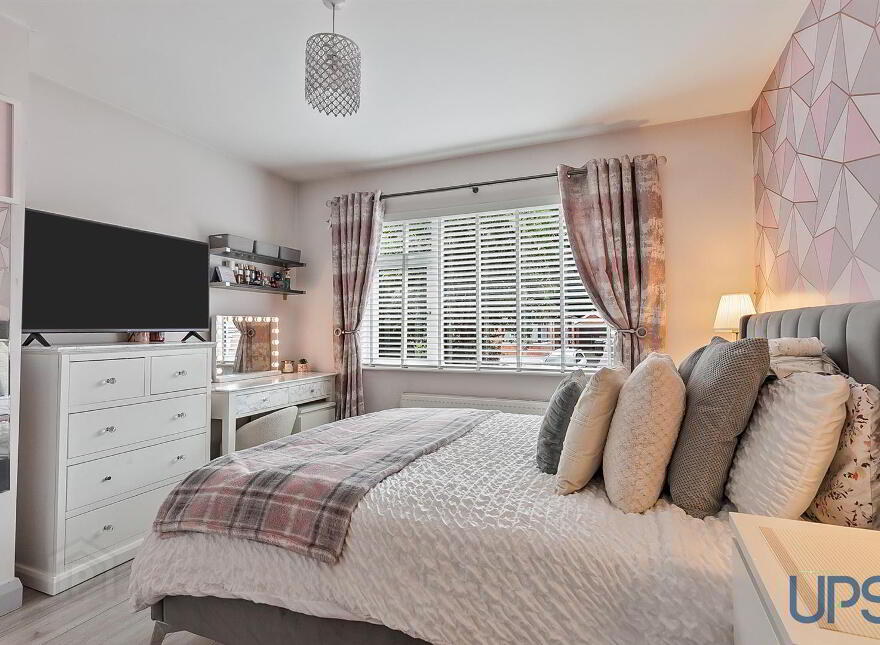5 Killeaton Crescent, Dunmurry, Belfast, BT17 9HB