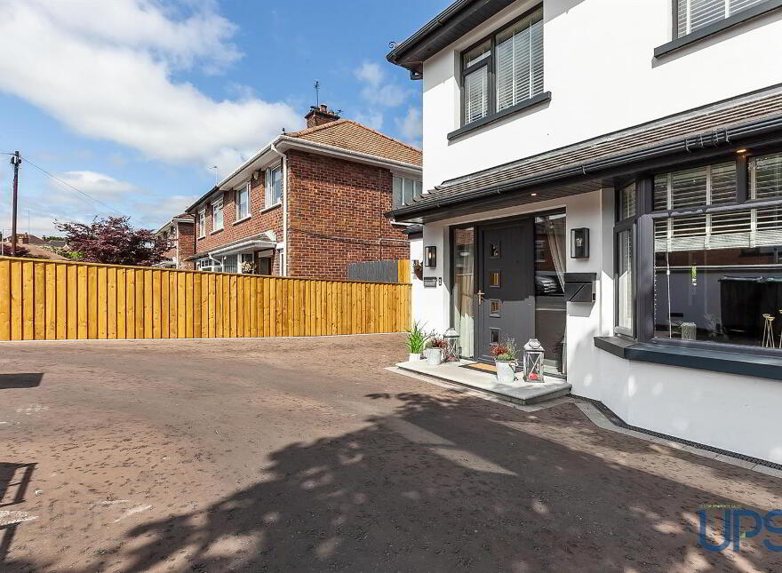 5 Killeaton Crescent, Dunmurry, Belfast, BT17 9HB