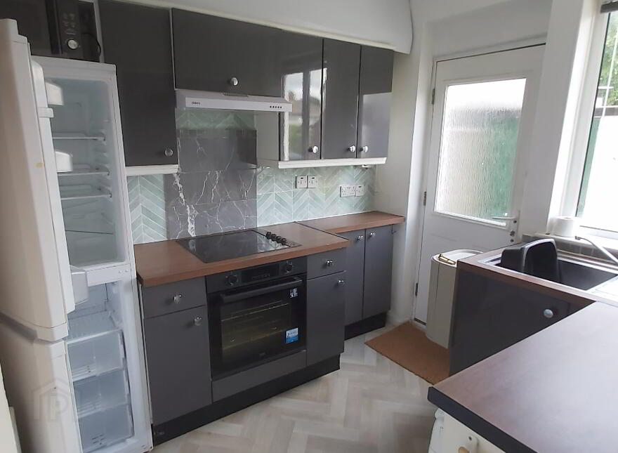 20 Belvoir Crescent, Lisburn, BT28 1UA