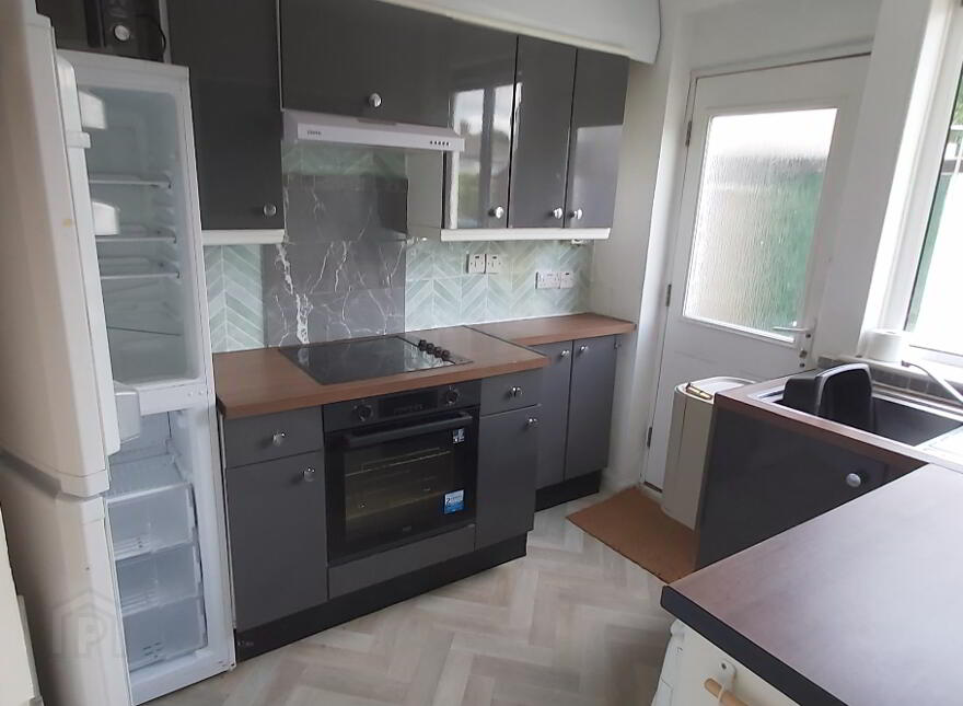 20 Belvoir Crescent, Lisburn, BT28 1UA