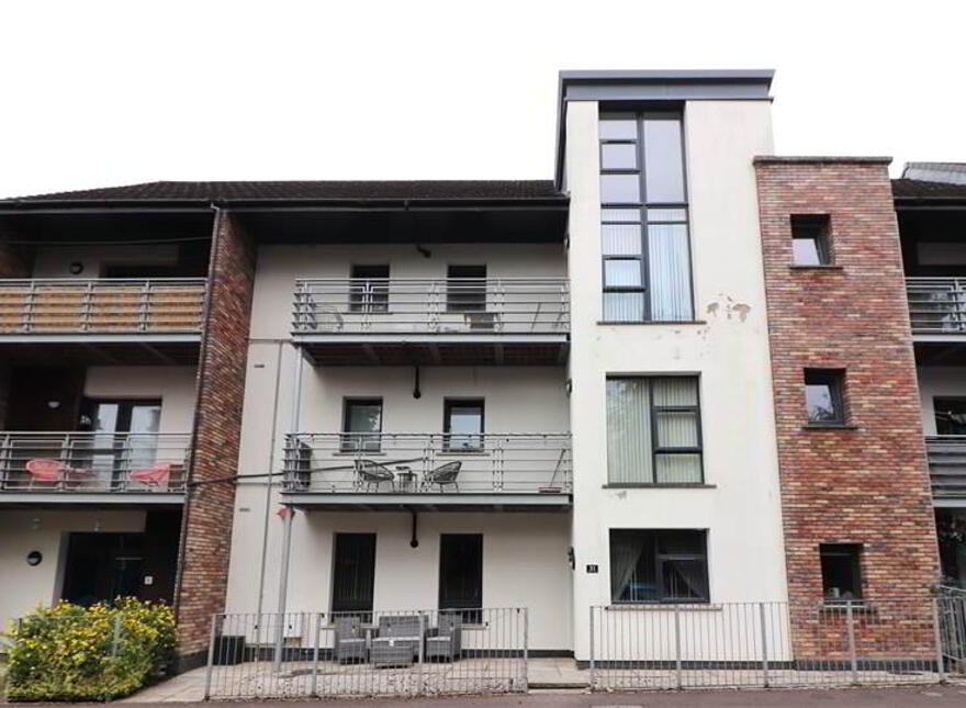 31 Woodbrook Green, Ballinderry Road, Lisburn, BT28 2ZJ