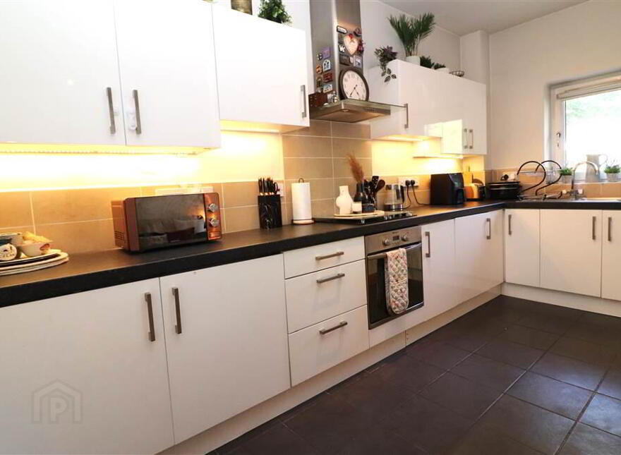 31 Woodbrook Green, Ballinderry Road, Lisburn, BT28 2ZJ