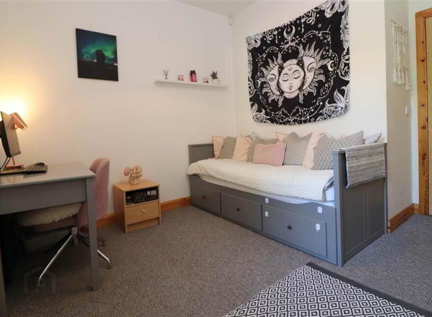 31 Woodbrook Green, Ballinderry Road, Lisburn, BT28 2ZJ