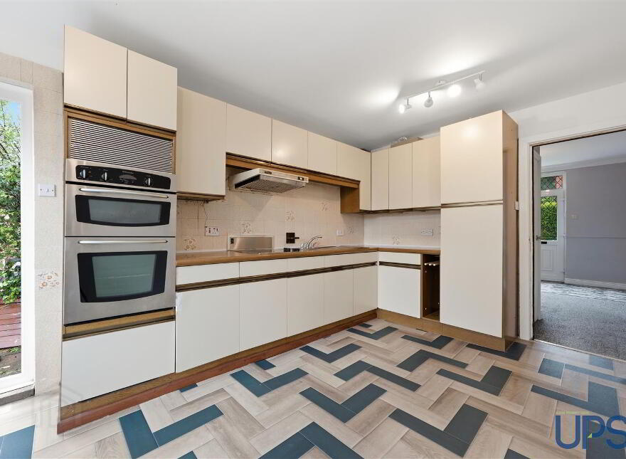 3 Gransha Crescent, Glen Road, Belfast, BT11 8AS