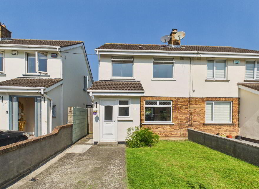 13 Newcourt, Swords, K67A297