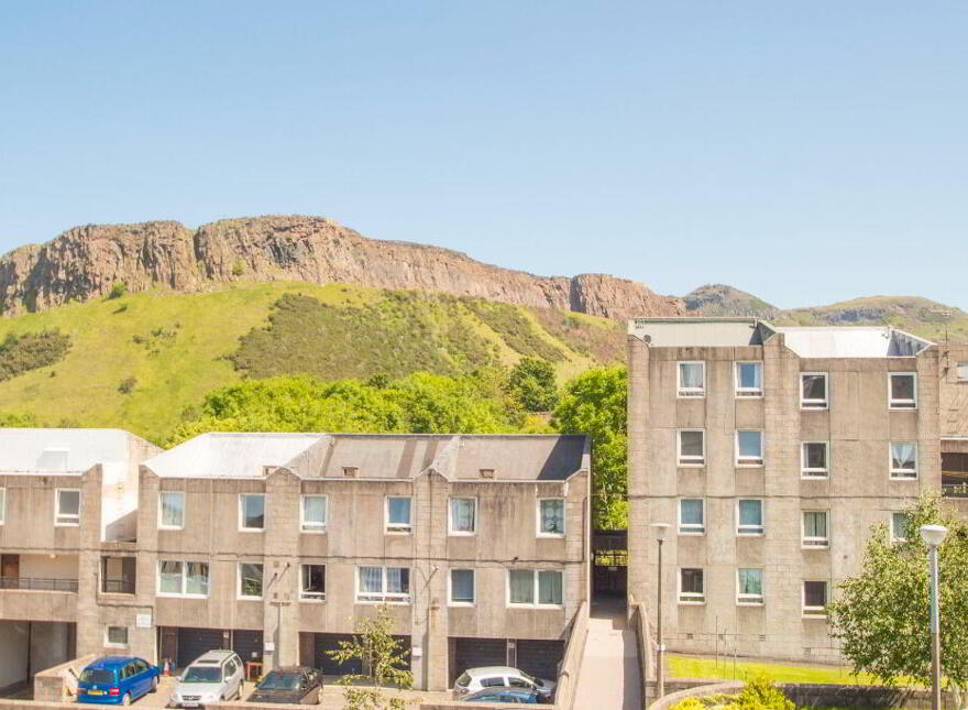186 Pleasance, Edinburgh, EH8 9RT