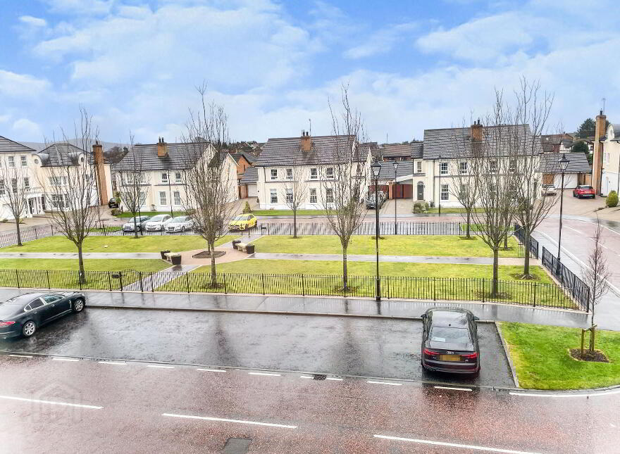 18 Berkeley Hall Square, Lisburn, BT27 5TB