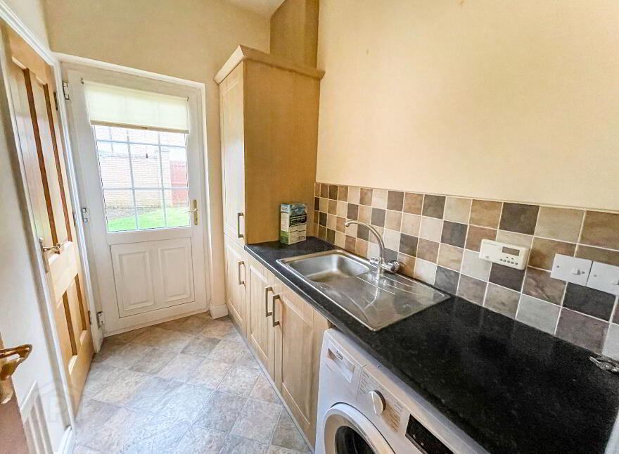18 Berkeley Hall Square, Lisburn, BT27 5TB