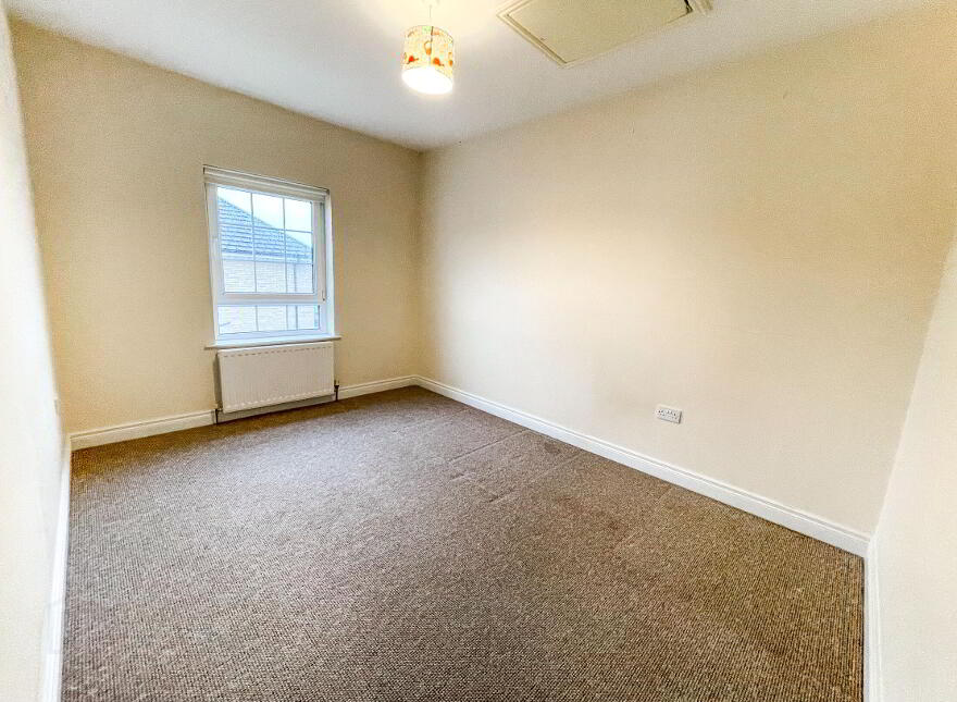 18 Berkeley Hall Square, Lisburn, BT27 5TB