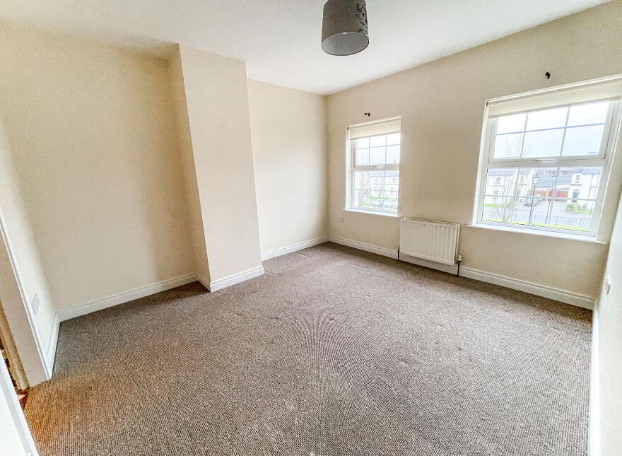 18 Berkeley Hall Square, Lisburn, BT27 5TB