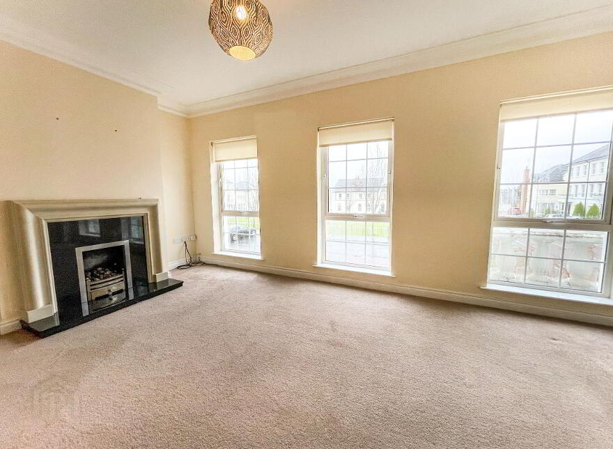 18 Berkeley Hall Square, Lisburn, BT27 5TB