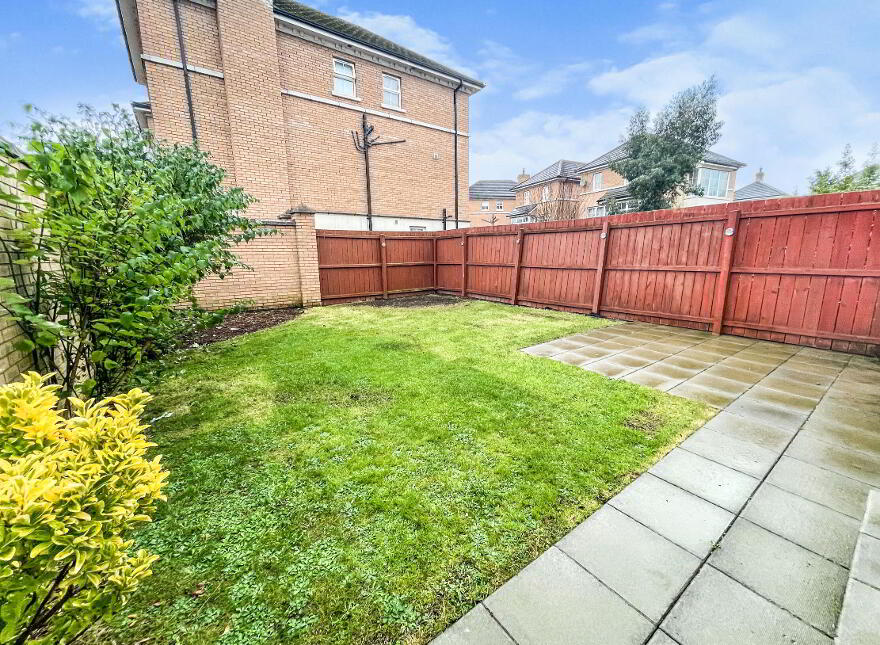 18 Berkeley Hall Square, Lisburn, BT27 5TB