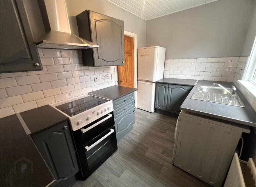 27 Oakley Street, Belfast, BT14 8BL