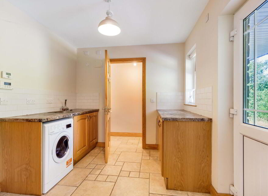 Tonyshandry, Emyvale, H18DH05