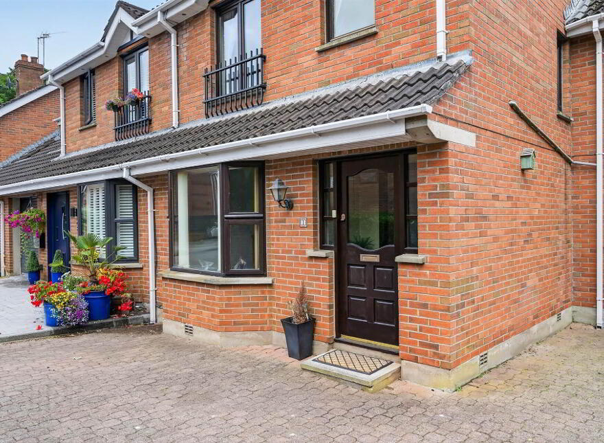 1 Harwich Mews, Hillsborough, BT26 6RH