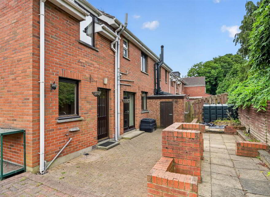 1 Harwich Mews, Hillsborough, BT26 6RH