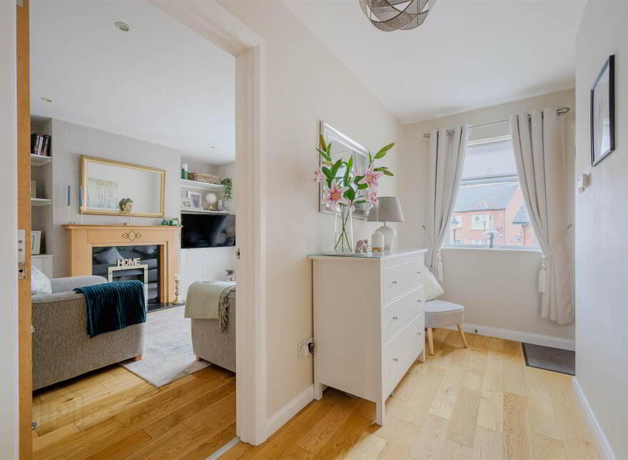 Apt, C5 Wapping Lane, Royal Hillsborough, BT26 6AX