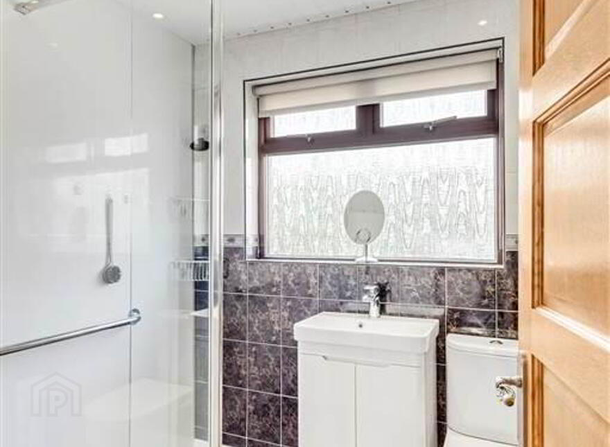 33 Erinvale Drive, Finaghy, Belfast, BT10 0GE