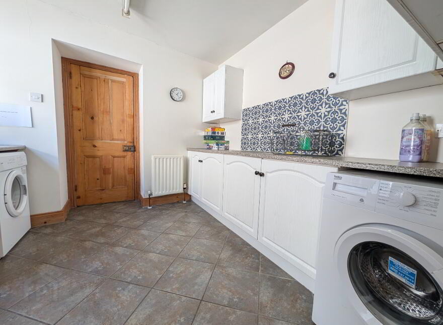 Ringfort Manor, 33 Downpatrick Street, Rathfriland, BT34 5DG