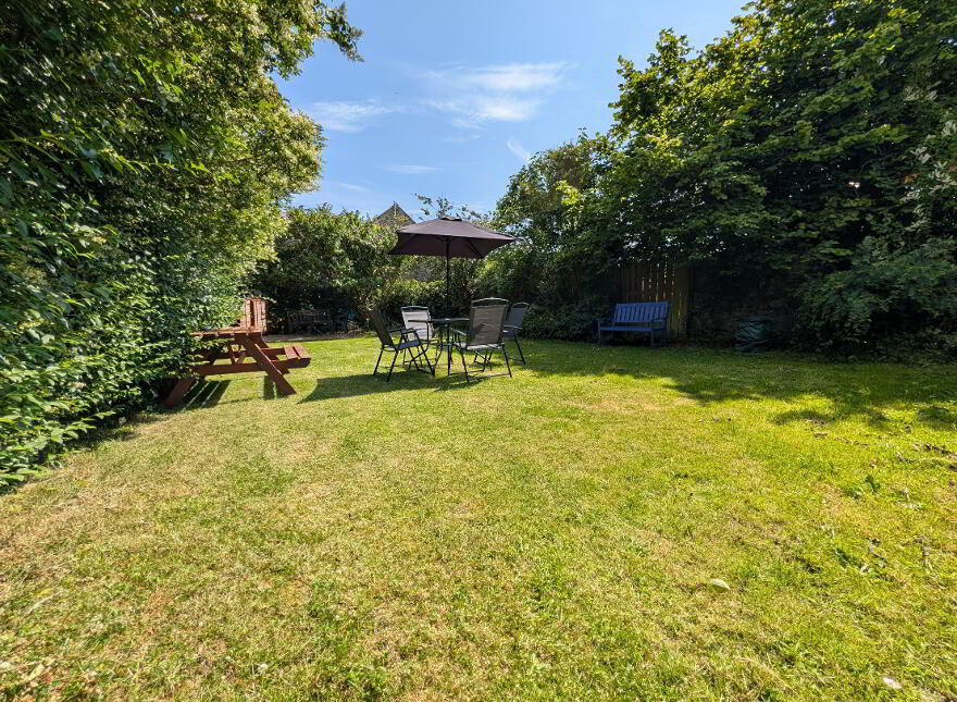 Ringfort Manor, 33 Downpatrick Street, Rathfriland, BT34 5DG