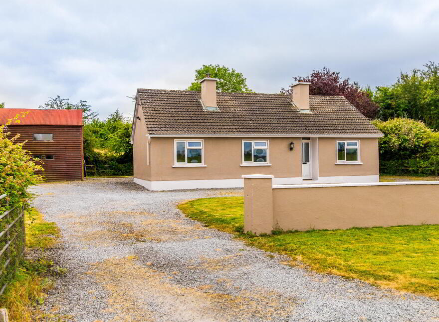 Carrowclogher, Strokestown, F42XA03
