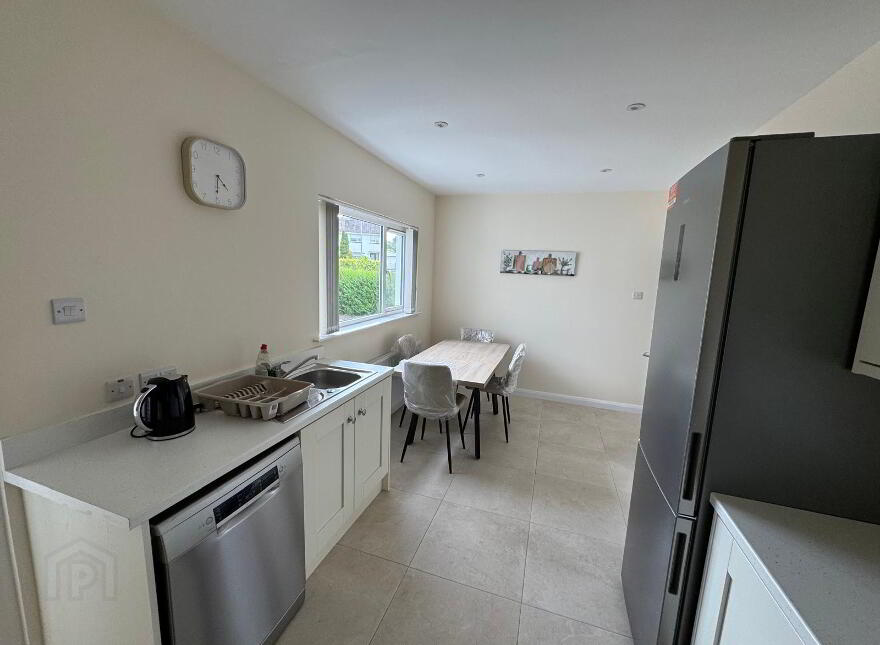 SHARED HOUSE, 6 Harberton Park, Waterside, Derry, BT47 2NB
